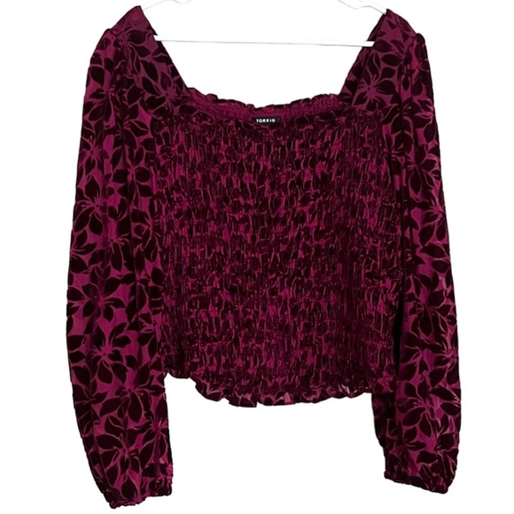 NWT | Torrid | Velvet Smocked Blouson Sleeve Crop Top | Size 2X - Picture 10 of 10